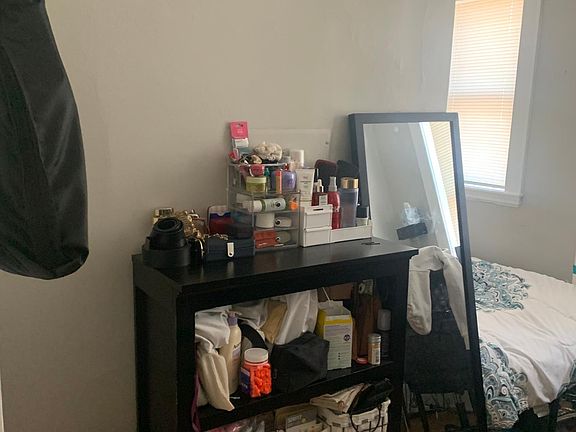 5th image of 449 Park Dr #3B