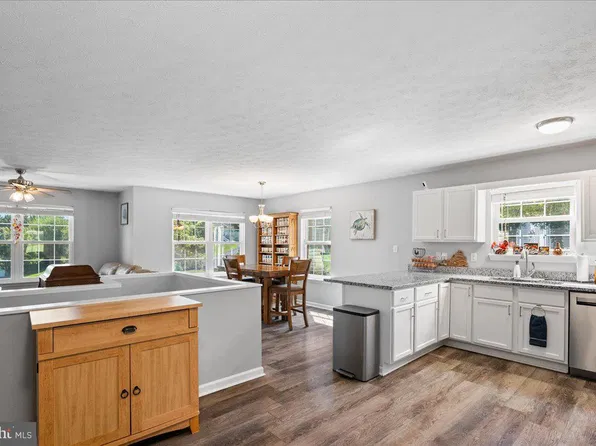 816 Burgess Ct, Woodstock, VA 22664