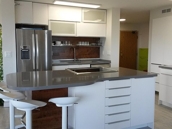 4th image of 78 10th St E Unit 3201