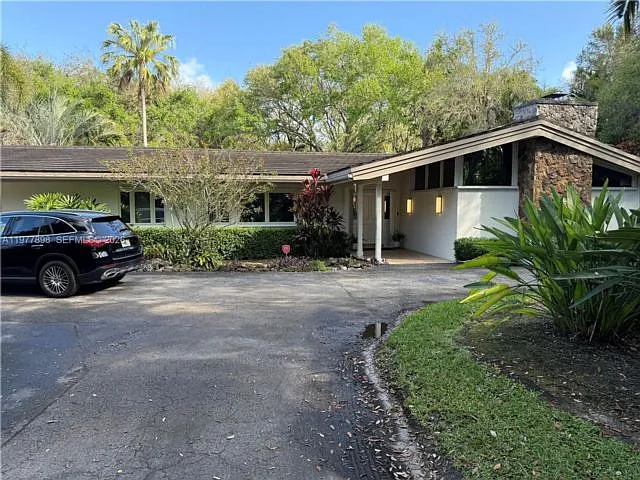 6399 SW 100th St