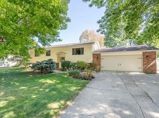 1205 14th St, Orion, IL 61273