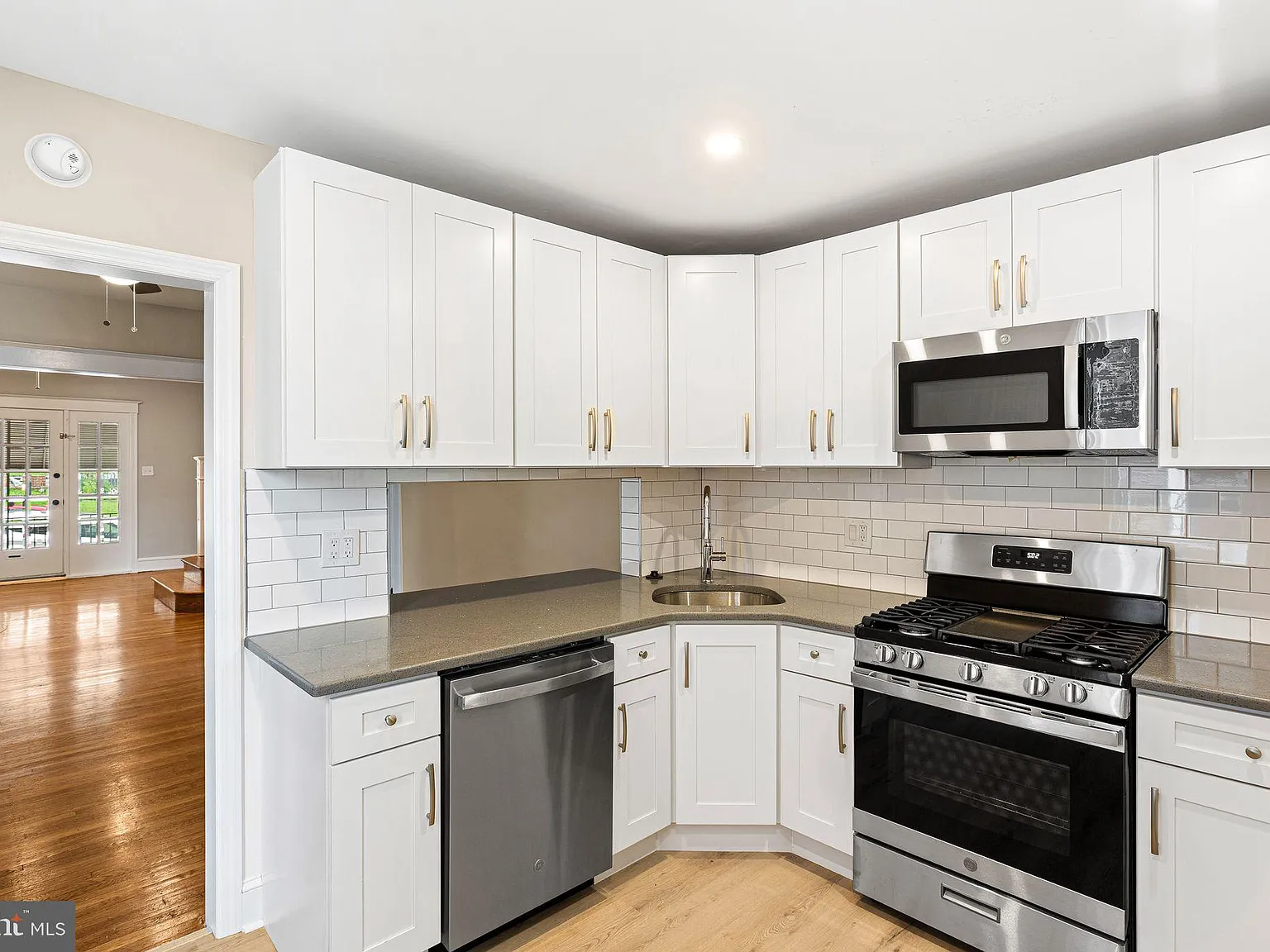 3 bed, 1734 sqft, $2,600 — Photo 1