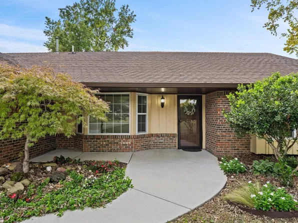 1761 SE Orchard Ln, Bartlesville, OK 74006
