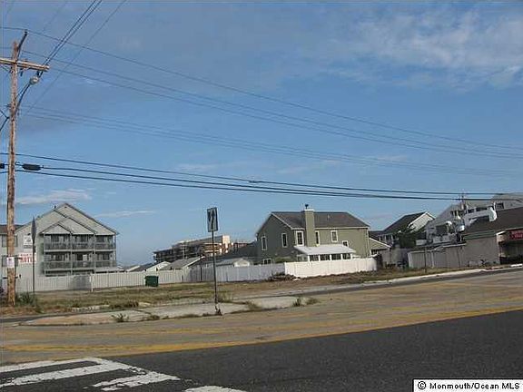 5th image of 51 20th Avenue