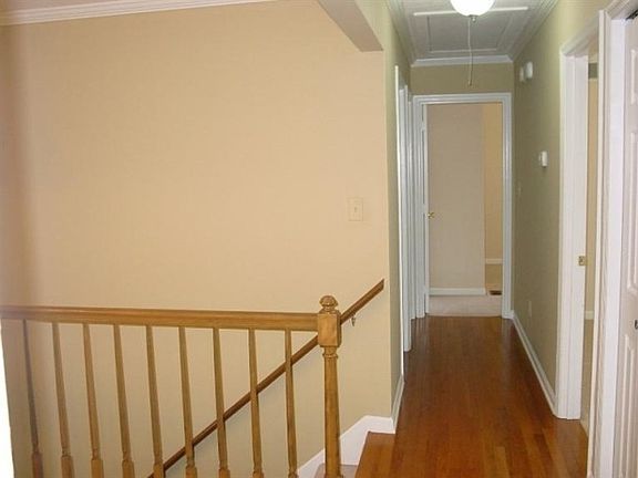 4th image of 957 Wyndham Hills Dr