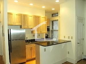 2nd image of 195 Comm Ave APT 3