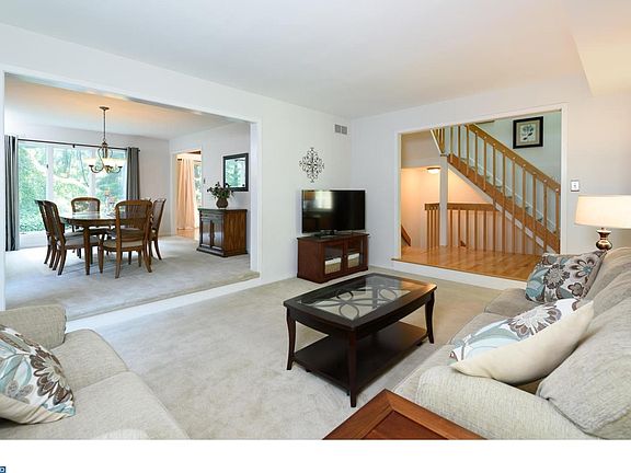 5th image of 106 Brierley Ct