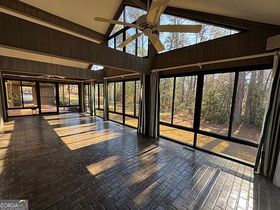 2nd image of 303 Kissingbower Rd