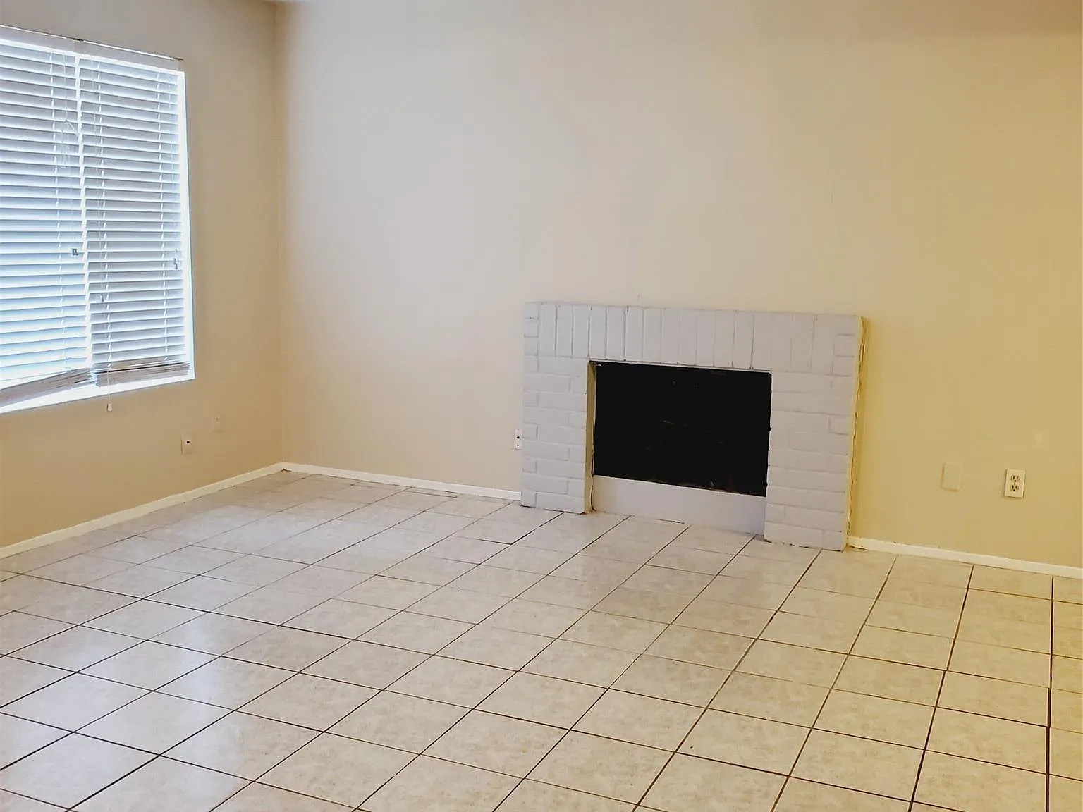 2 bed, 2.0 bath, 1080 sqft, $1,100 — Photo 3
