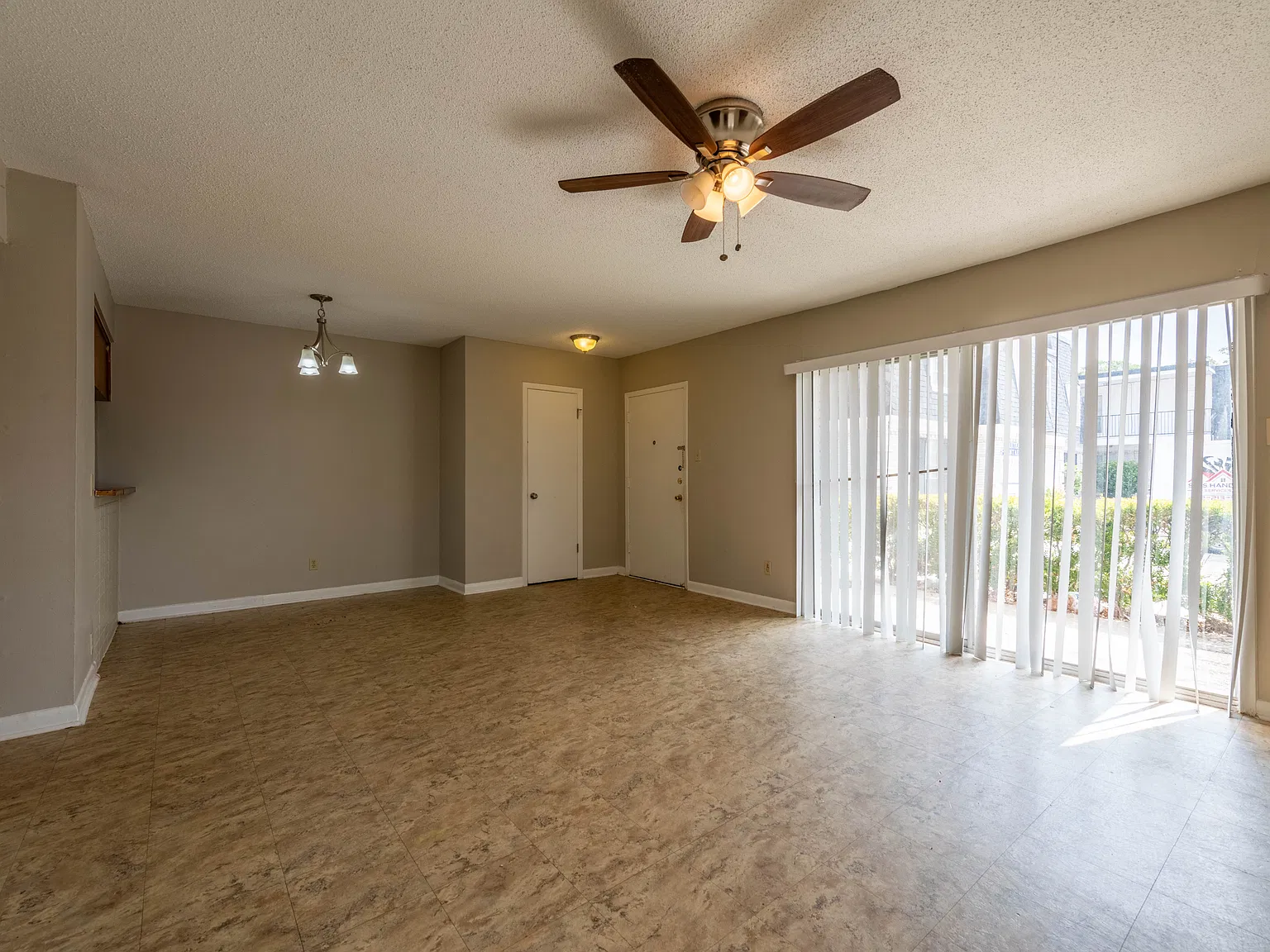 2 bed, 750 sqft, $950 — Photo 1