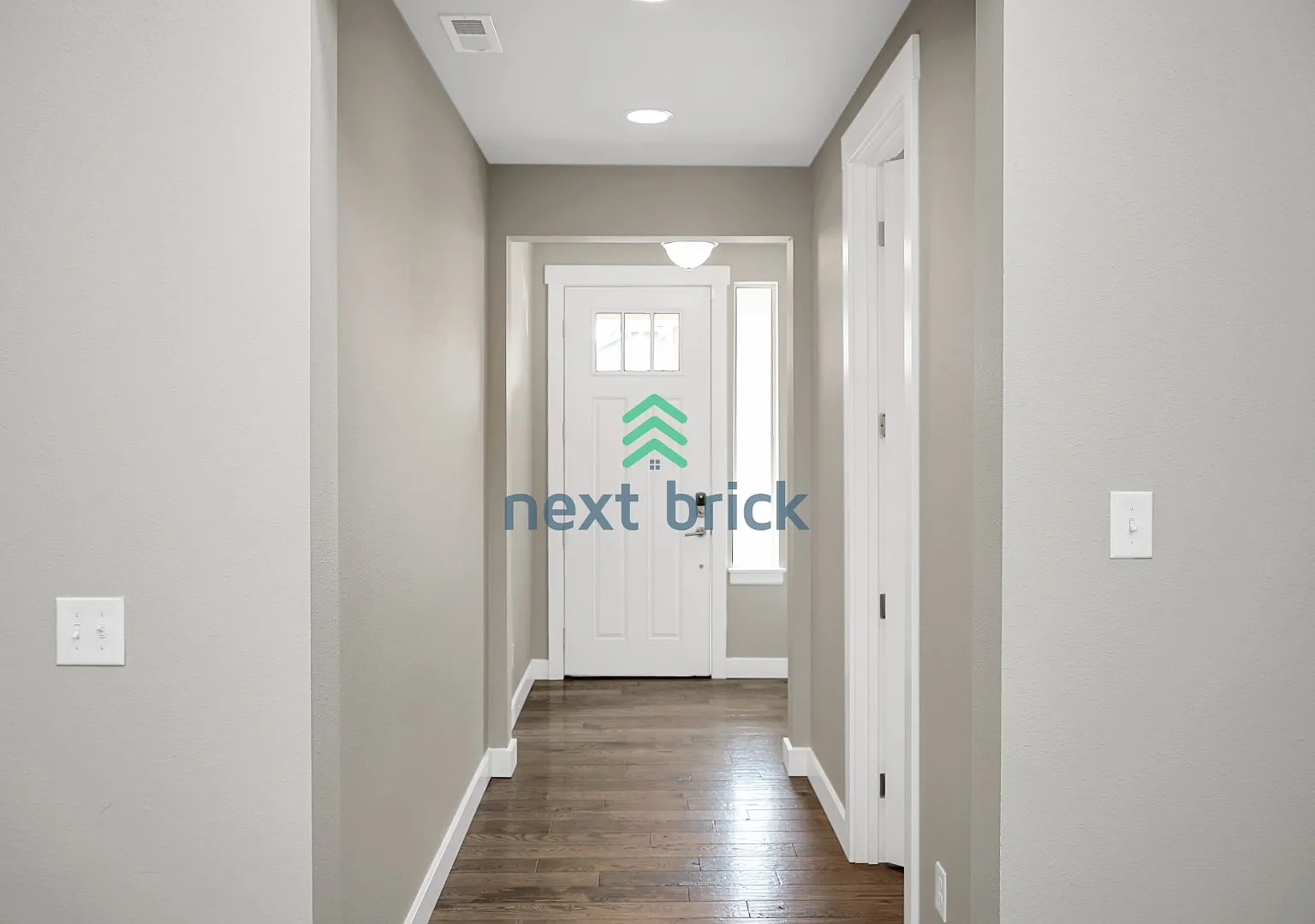 4 Beds And 2.5 Bath Single Family House For Rent — Photo 3