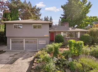 11240 NE Couch Ct, Portland, OR 97220