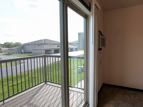3rd image of 1906 N Hume Ave #1904-27