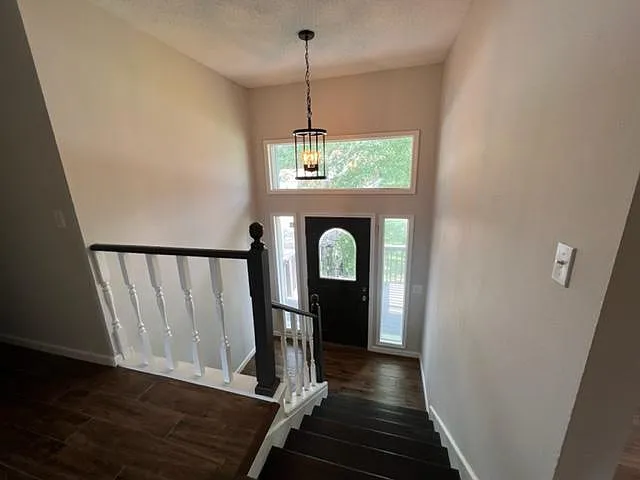 3859 S Hillcrest Ave — Photo 2