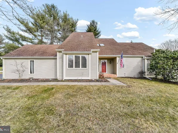 1112 Mews Ln, West Chester, PA 19382