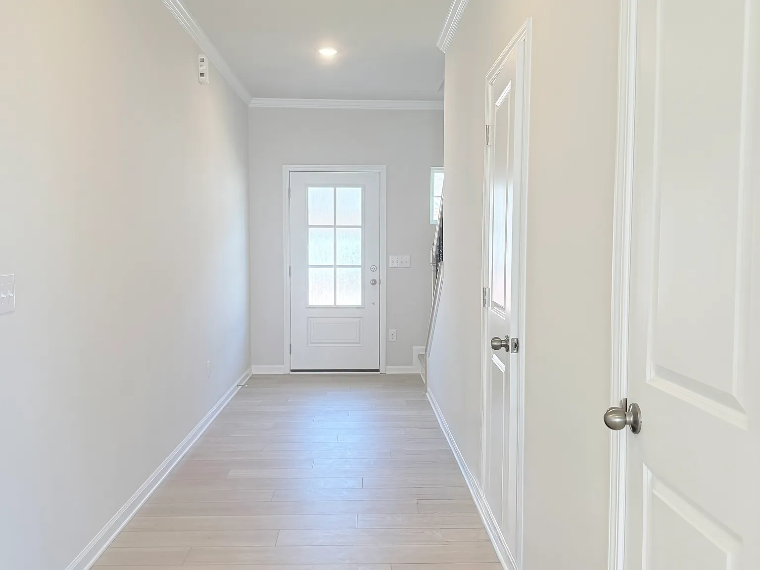 4 bed, 2.5 bath, 2202 sqft, $2,350 — Photo 3