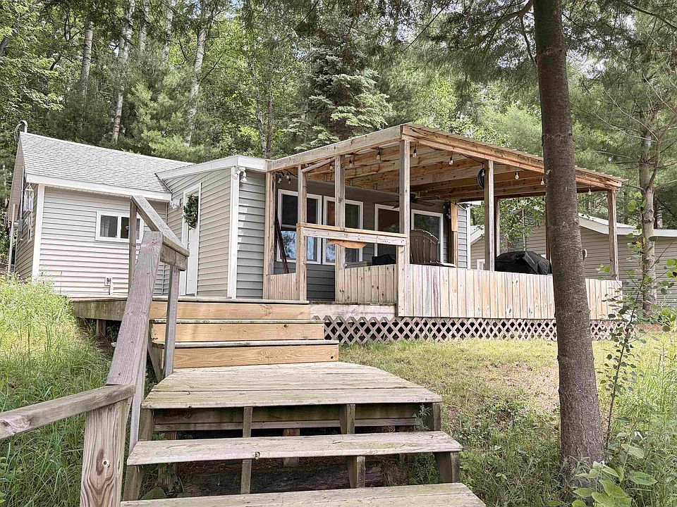 1st image of 961 Lake Dr