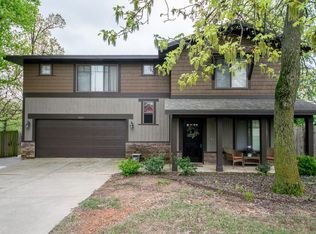 1003 Peak St, Cave Springs, AR 72718