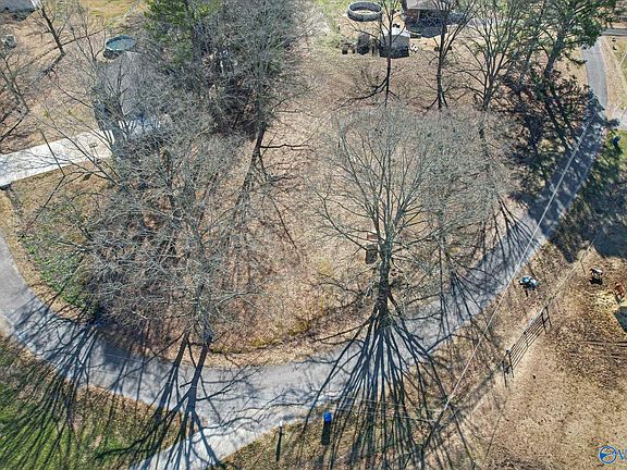 5th image of 235 Dogwood Cir