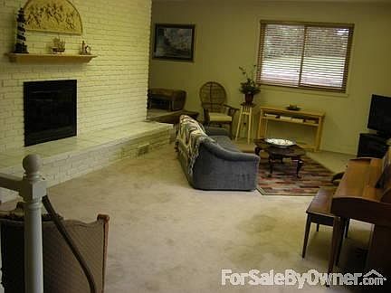 2nd image of 1649 Garvey Ave