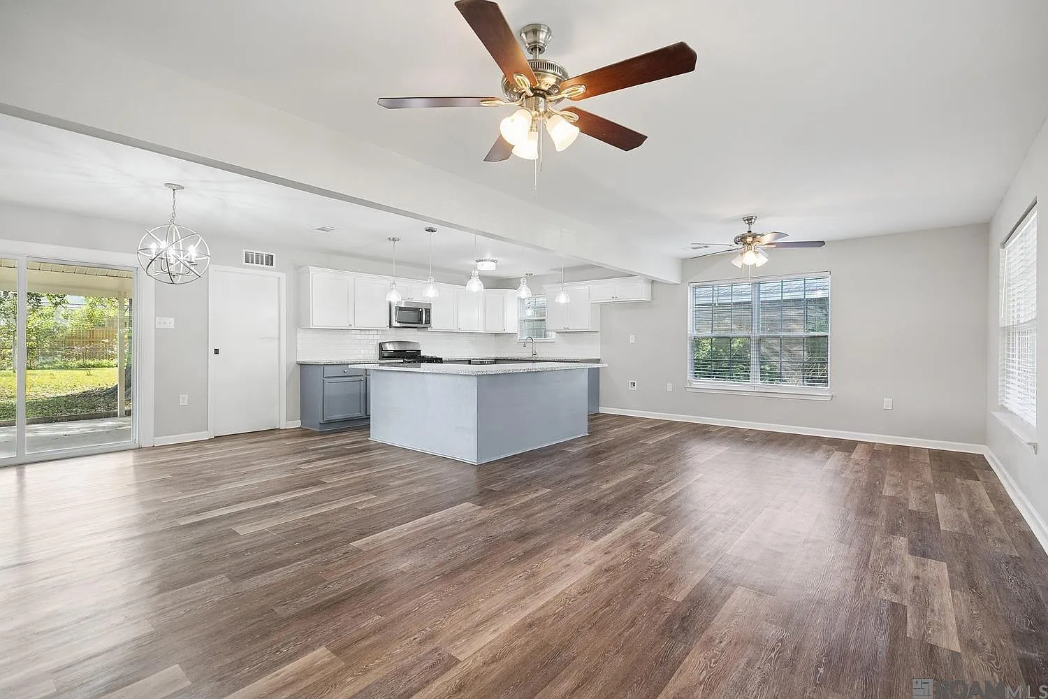 3 bed, 1258 sqft, $2,000 — Photo 3