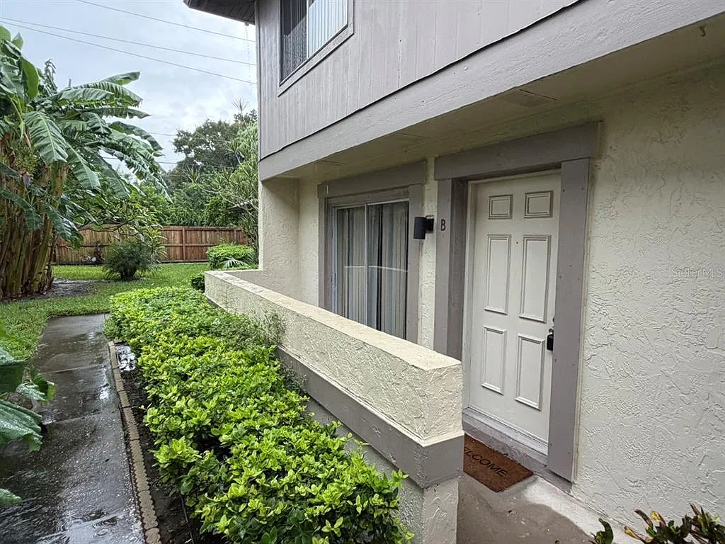 2 bed, 1.5 bath, 853 sqft, $2,000 — Photo 1