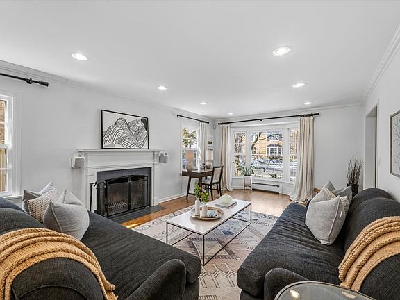 5th image of 2121 Greenwood Ave
