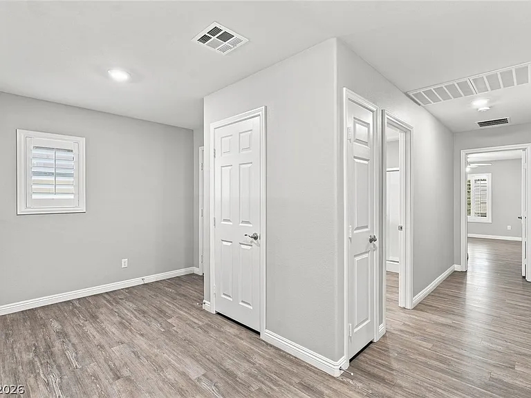 1525 Deep Valley Ave — Photo 8