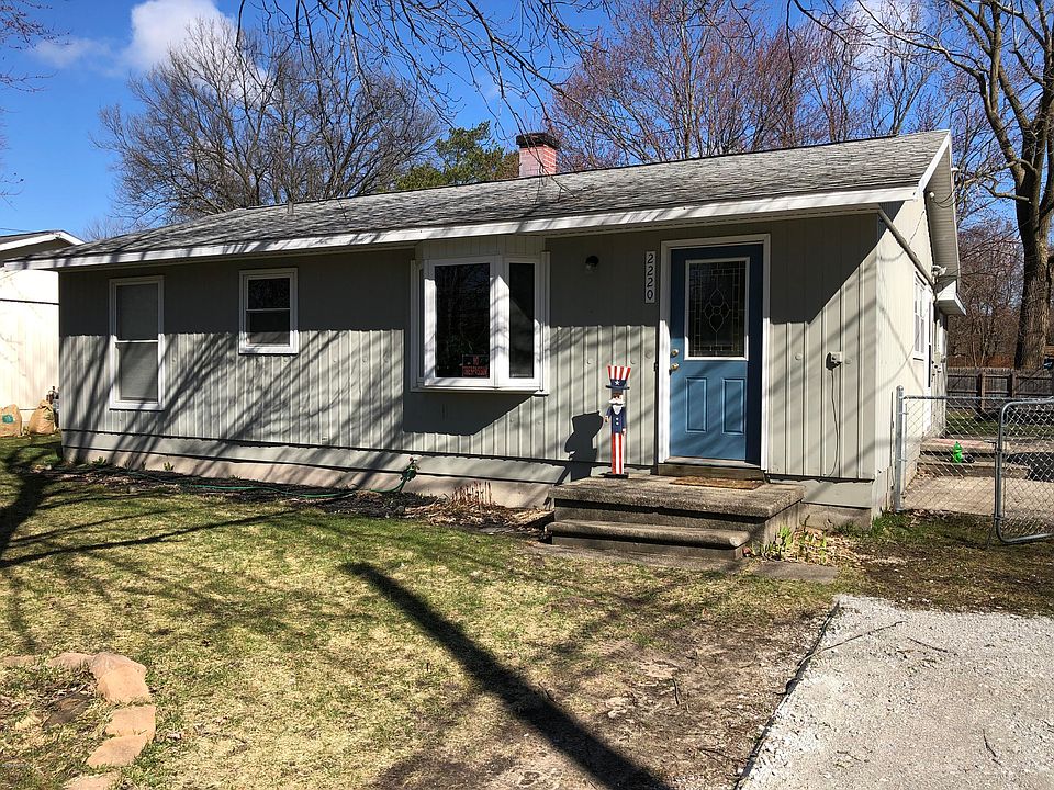 1st image of 2220 Oak Park Dr