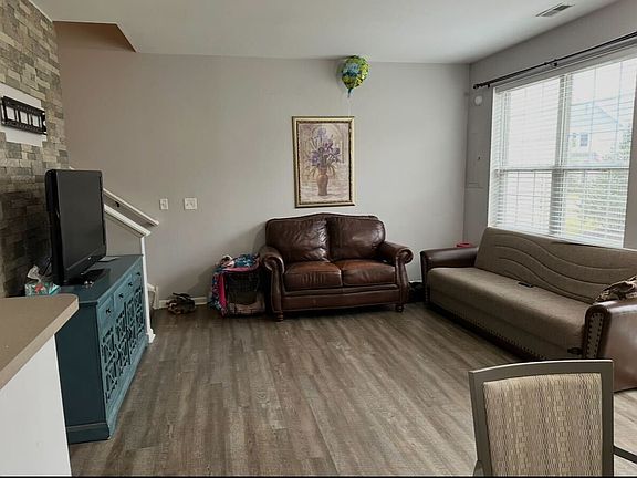 2nd image of 383 S Litchfield Dr