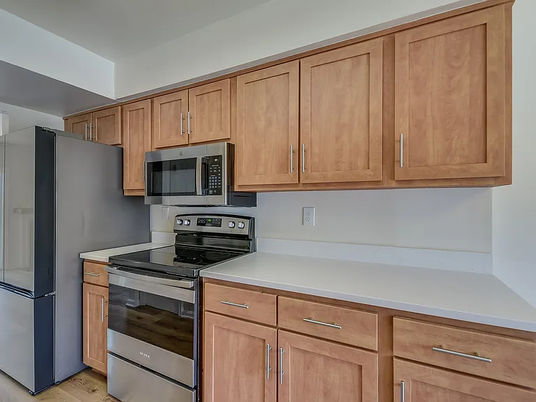1806 Glendale Ln — Photo 21