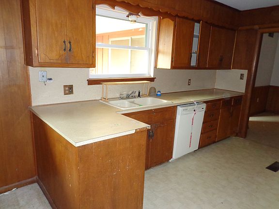5th image of 1612 NW 32nd St