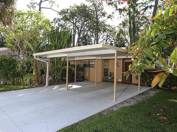 4th image of 4755 Village Gardens Dr #88