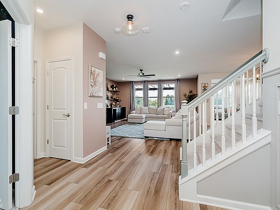 5th image of 6944 Oakcrest Dr