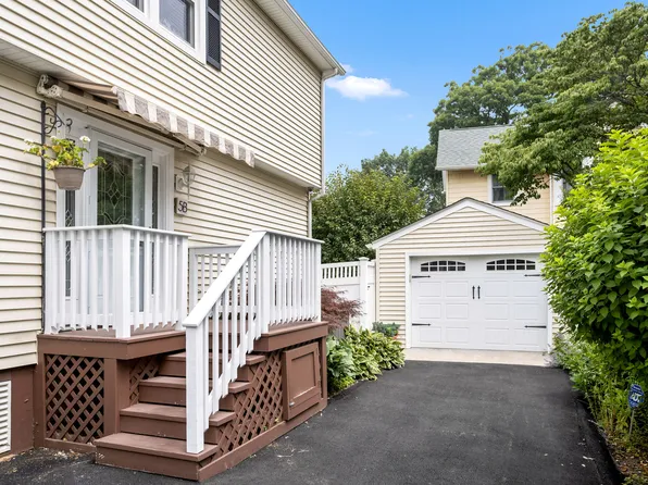 5 Wellington Pl #B, Greenwich, CT 06830