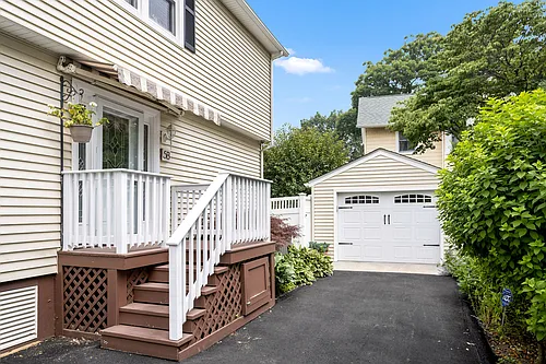5 Wellington Pl #B Photo 1
