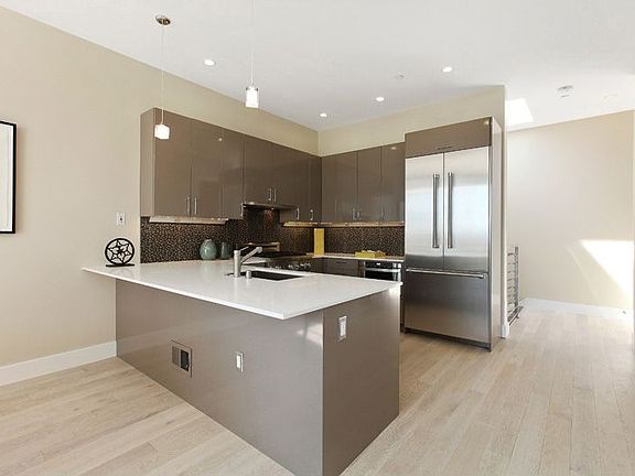 5th image of 989 Sutter St #201