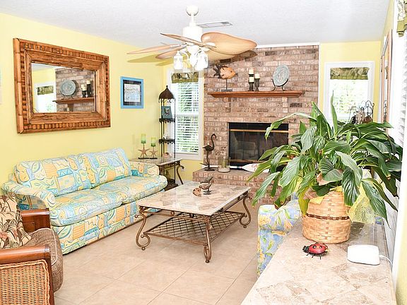 3rd image of 1664 Lahaina Ct