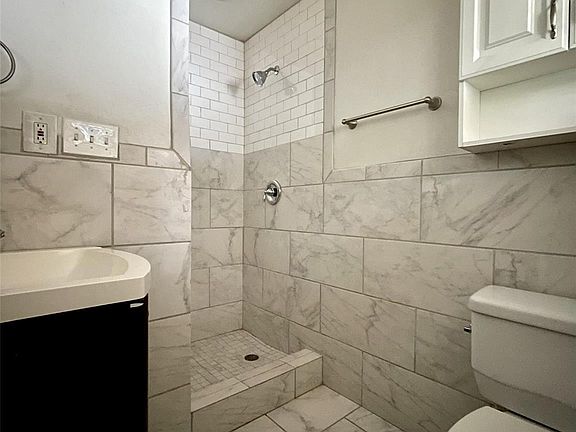 3rd image of 4617 Raintree Blvd