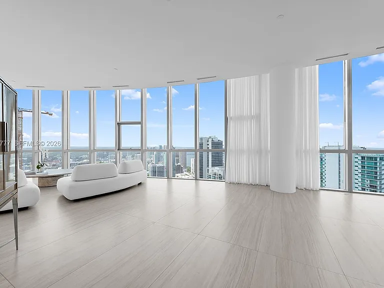 851 NE 1st Ave #Penthouse 5700 — Photo 18