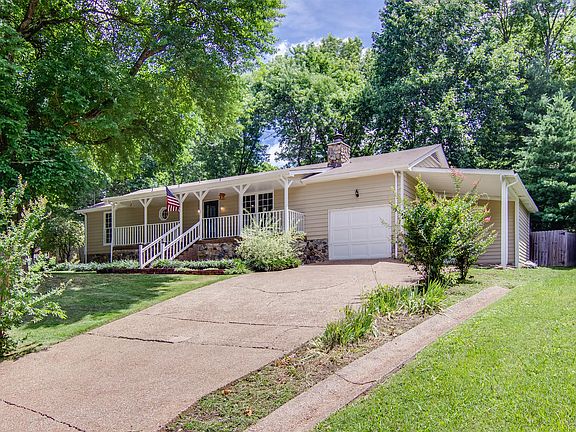 3rd image of 704 Stone Creek Ct