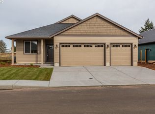 985 Pineview Ct, Estacada, OR 97023