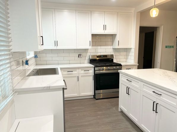 4126 W Toluca Lake Ave #1/2