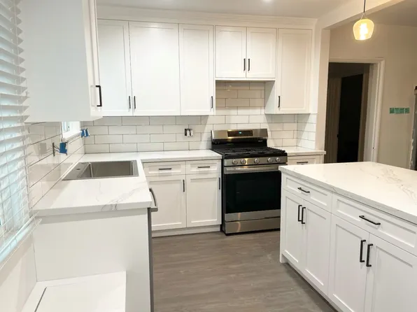 4126 W Toluca Lake Ave #1/2, Burbank, CA 91505