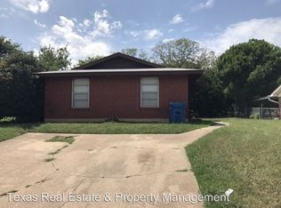104 Pine St APT A, Keene, TX 76059