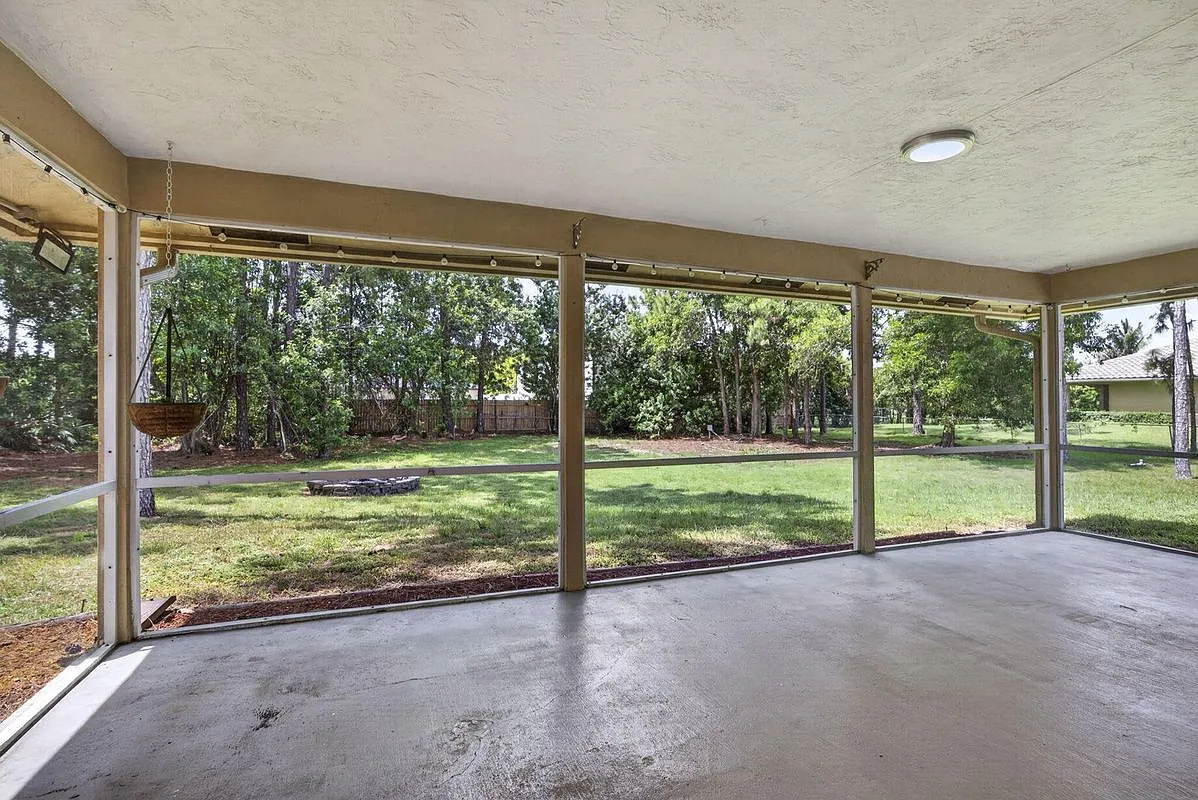 3 bed, 2.0 bath, 1900 sqft, $3,800 — Photo 3