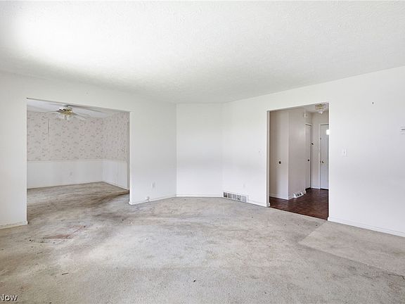 4th image of 2980 Walter Rd