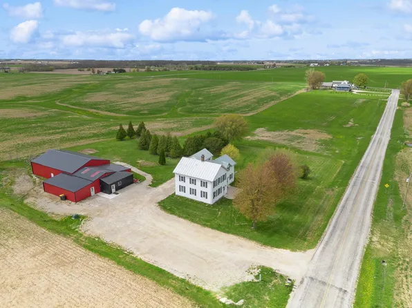 N5207 Lemke Rd, Chilton, WI 53014