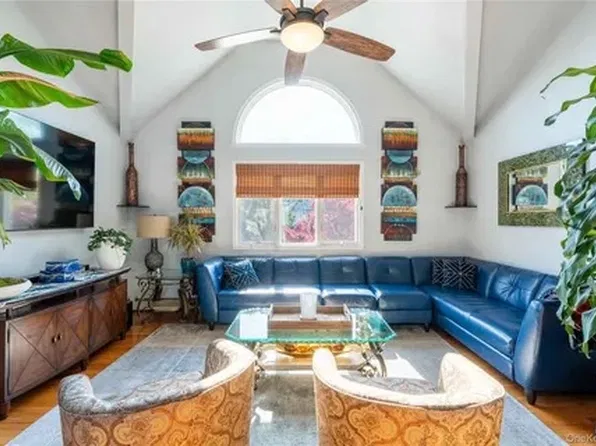 (undisclosed Address), East Meadow, NY 11554