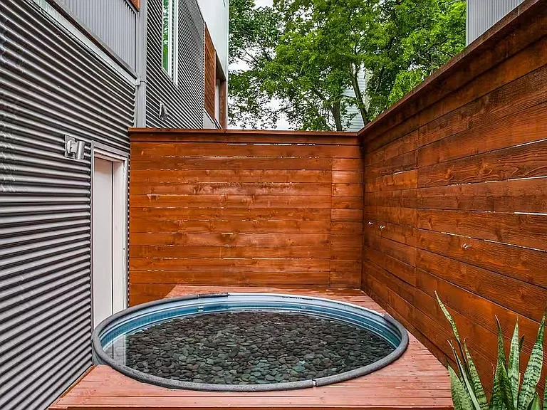 4401 Roseland Ave #B — Photo 11